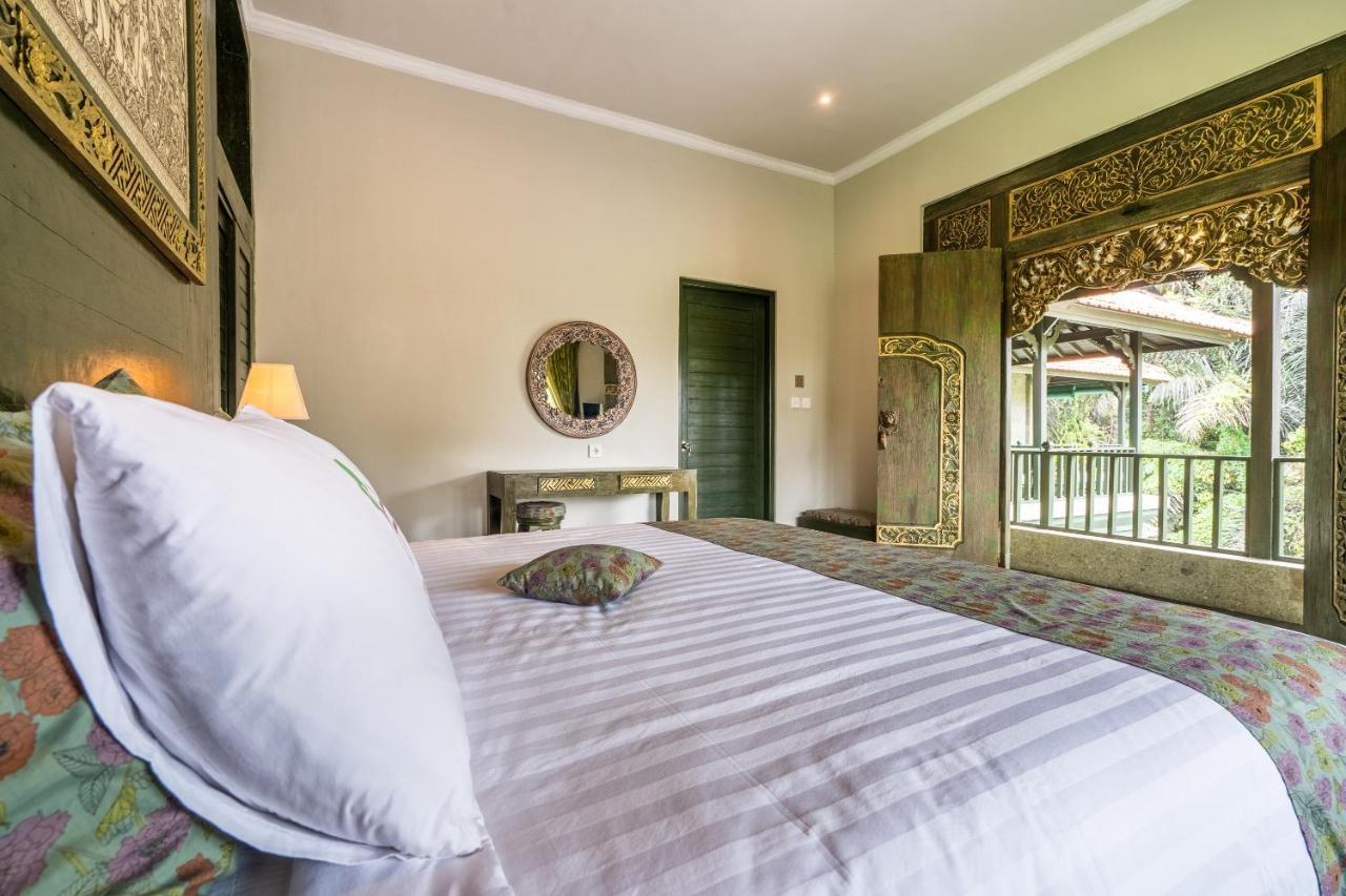 Huts Rock Hotel